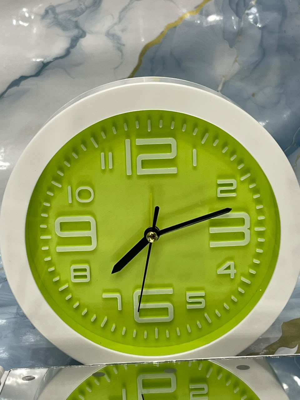 Modern Plastic Desk Alarm Clock Silent Sweep Quartz Movement Luminous Green Dial Bedside Table Nightstand Home Decor