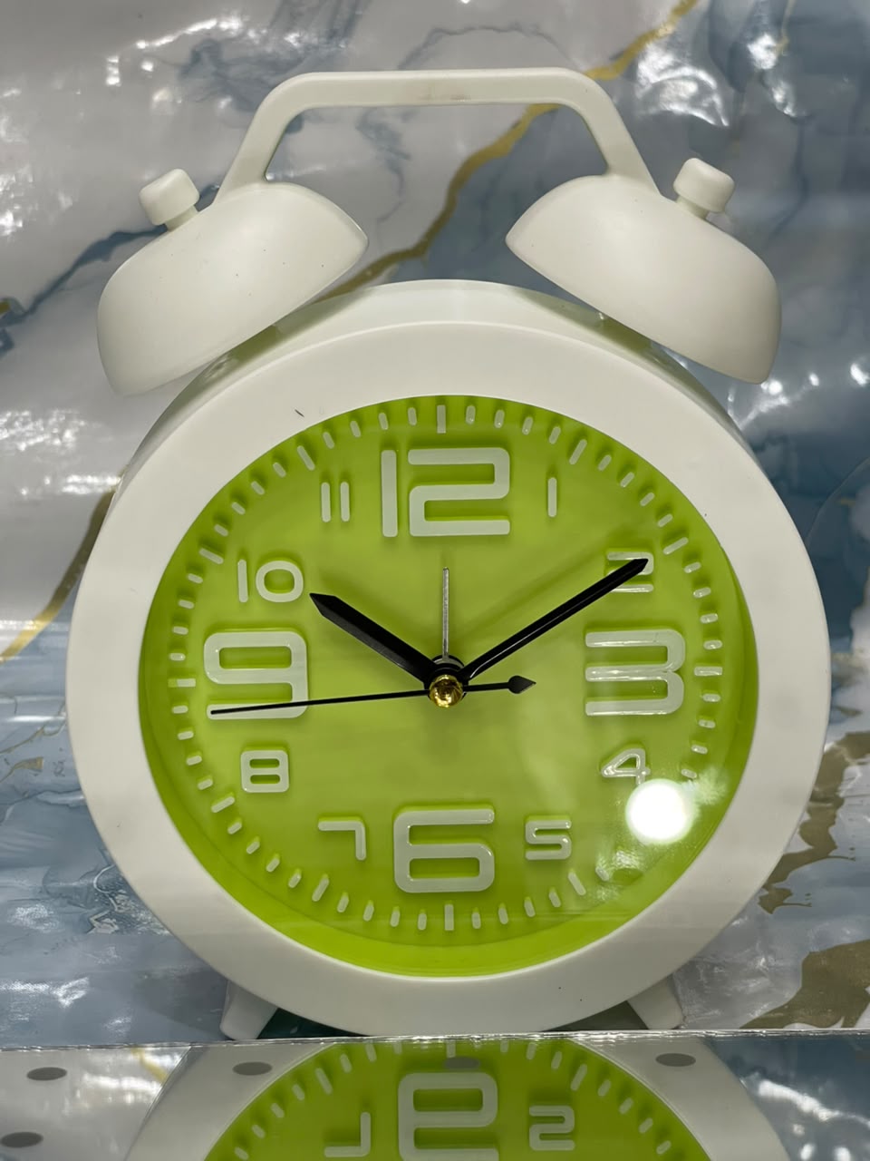 Modern Plastic Desk Alarm Clock Silent Sweep Quartz Movement Luminous Green Dial Bedside Table Nightstand Home Decor